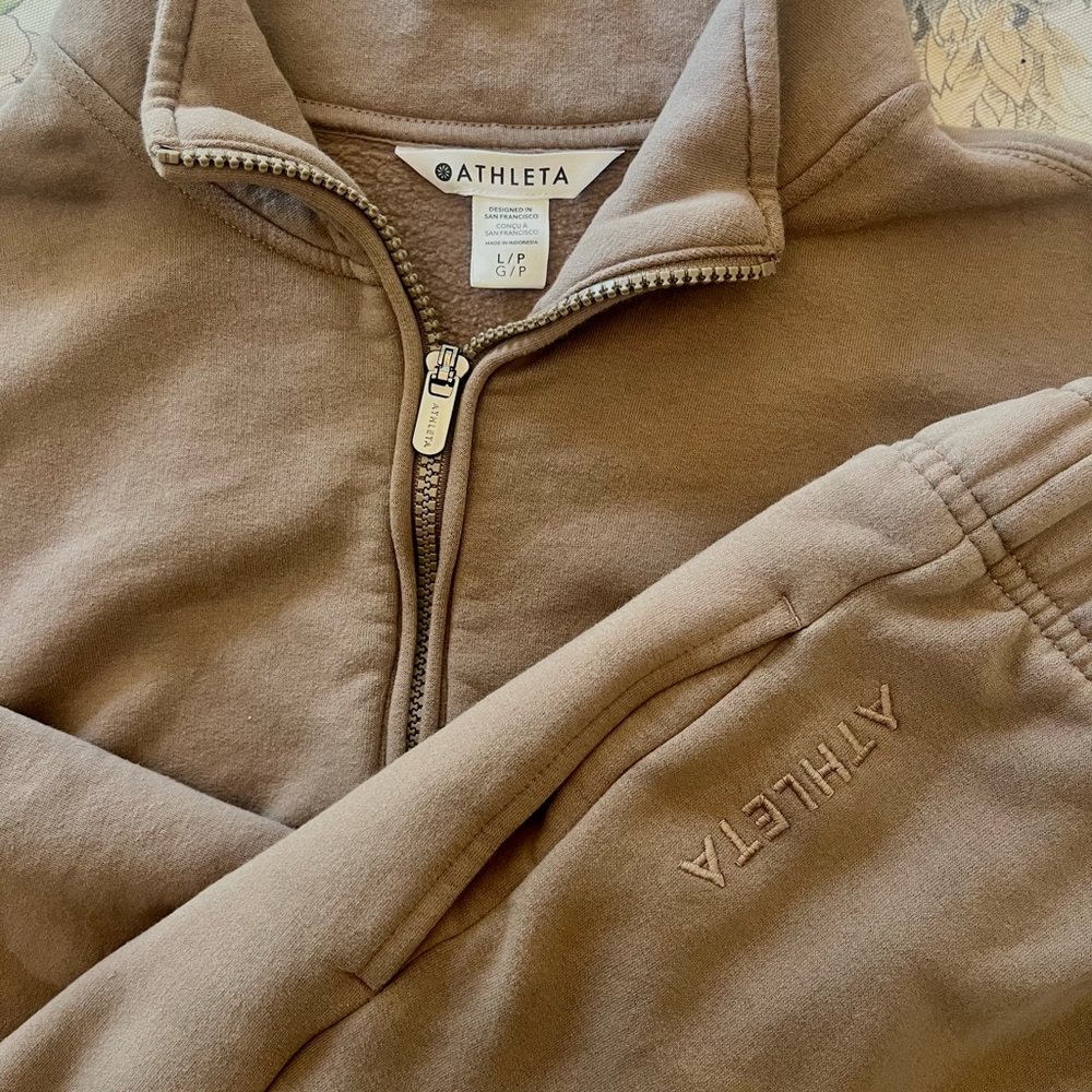 Athleta “Forever Fleece” 1/4 Zip Sweatshirt and Mid Rise Joggers set . Clay.